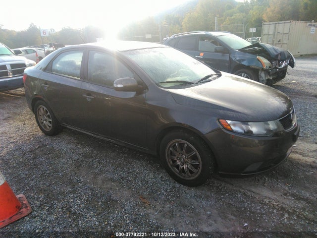 2010 KIA FORTE KNAFU4A20A5811756 Photo 0