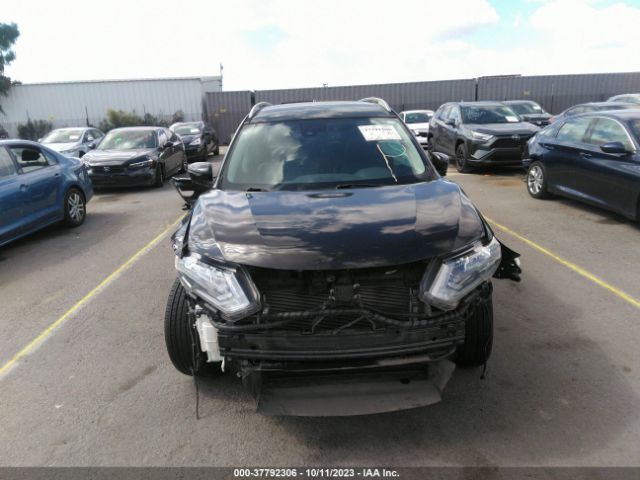 5N1AT2MT0JC736069 Nissan Rogue Sl