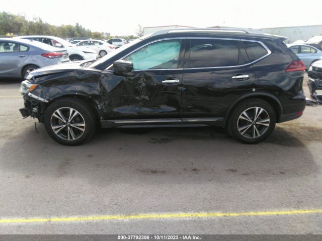 5N1AT2MT0JC736069 Nissan Rogue Sl