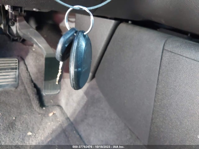 2011 CHEVROLET SUBURBAN 1GNSKJE37BR279447 Photo 10