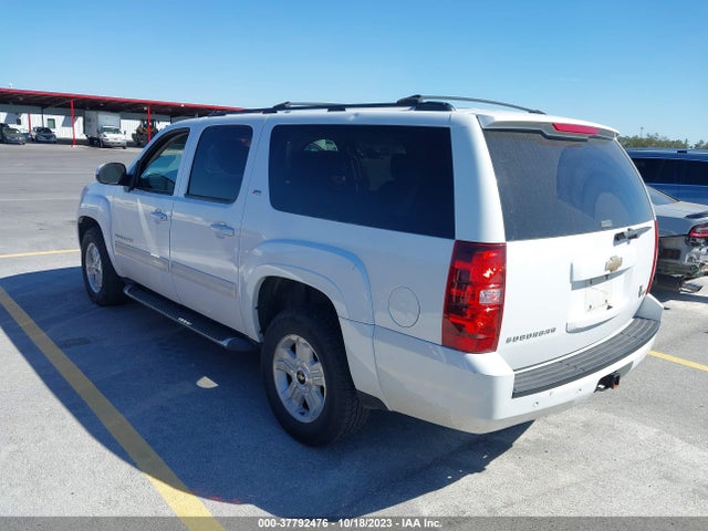 2011 CHEVROLET SUBURBAN 1GNSKJE37BR279447 Photo 2