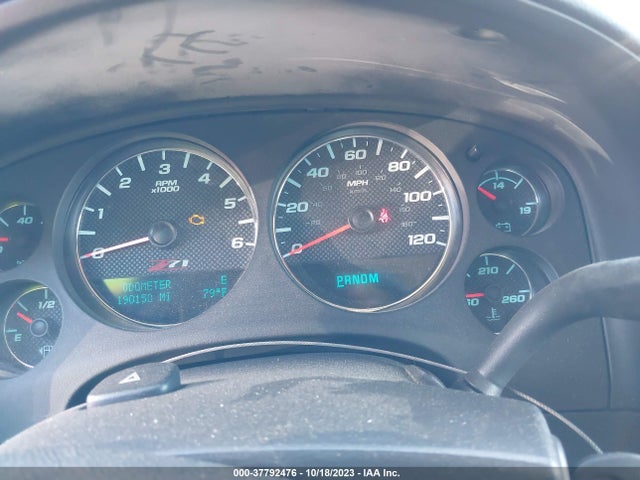 2011 CHEVROLET SUBURBAN 1GNSKJE37BR279447 Photo 6