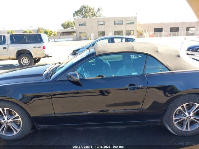 1ZVBP8EM3E5310875 Ford Mustang V6