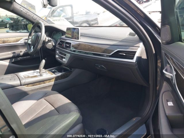 WBA7E2C32HG740893 BMW 7 Series 740i