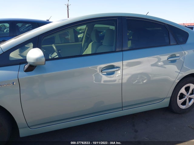 Toyota Prius Four 2015 JTDKN3DU6F1920341 Image 15