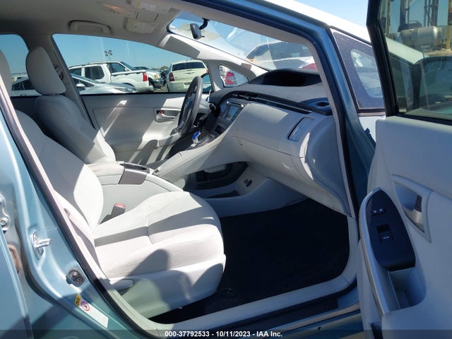 Toyota Prius Four 2015 JTDKN3DU6F1920341 Image 5