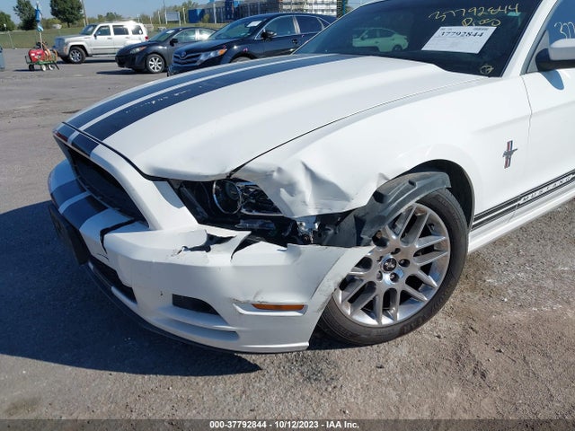 2013 FORD MUSTANG V6 VIN: 1ZVBP8AM6D5200407