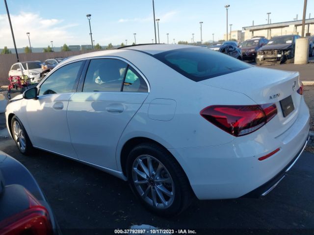 W1K3G4EB7NJ350145 Mercedes-Benz A-class A 220