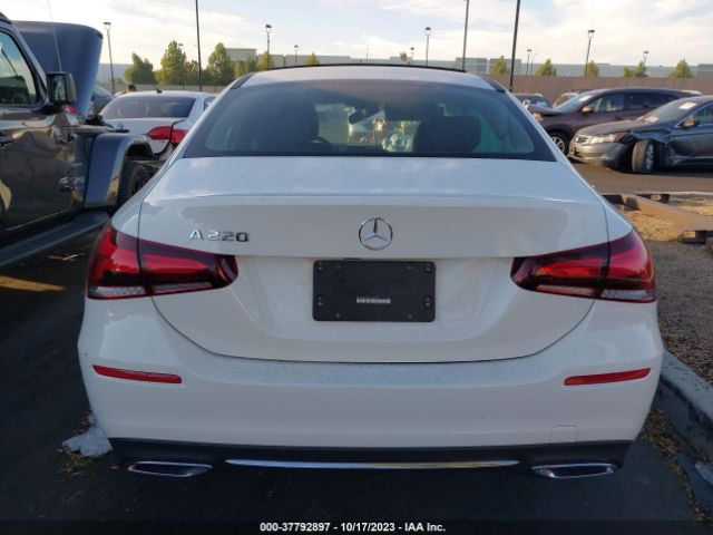 W1K3G4EB7NJ350145 Mercedes-Benz A-class A 220