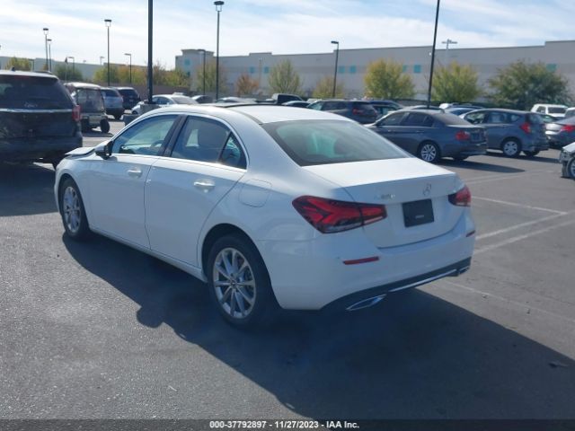W1K3G4EB7NJ350145 Mercedes-Benz A-class A 220