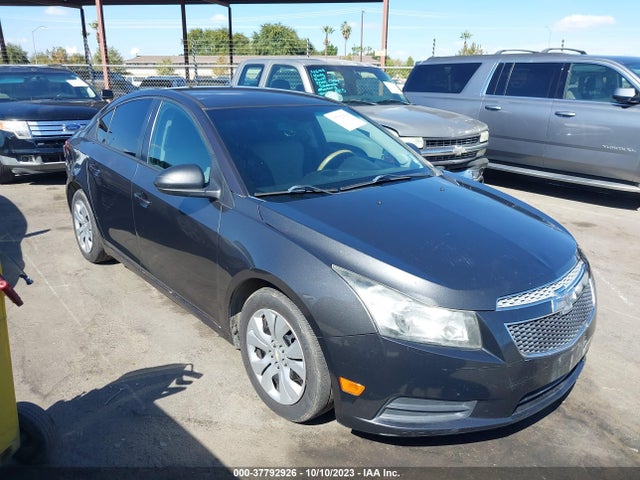 2014 1G1PA5SH3E7276093 main image
