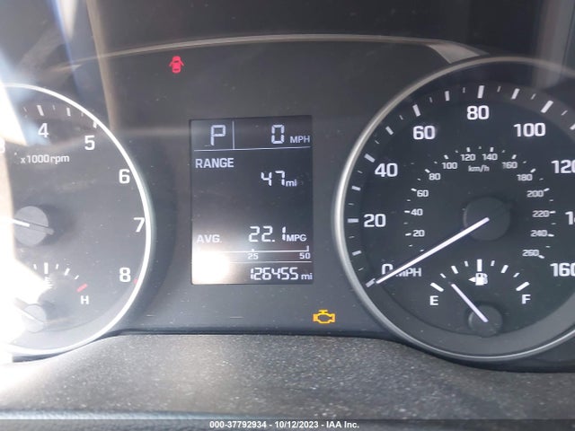 2017 HYUNDAI ELANTRA SE VIN: 5NPD84LF2HH143922