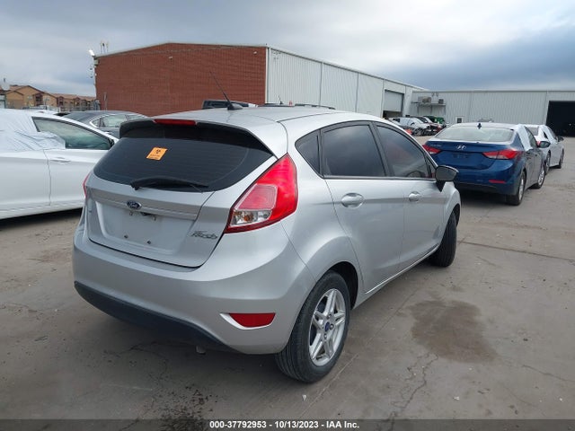 Ford FIESTA SE 2018 3FADP4EJXJM119104 Image 4