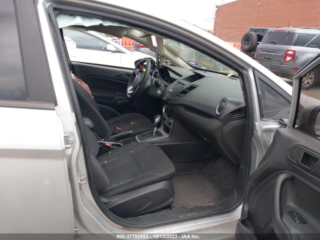 Ford FIESTA SE 2018 3FADP4EJXJM119104 Image 5