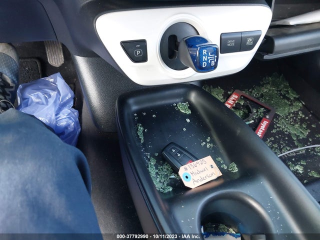 Toyota Prius Two Eco 2017 JTDKARFU9H3030743 Image 11