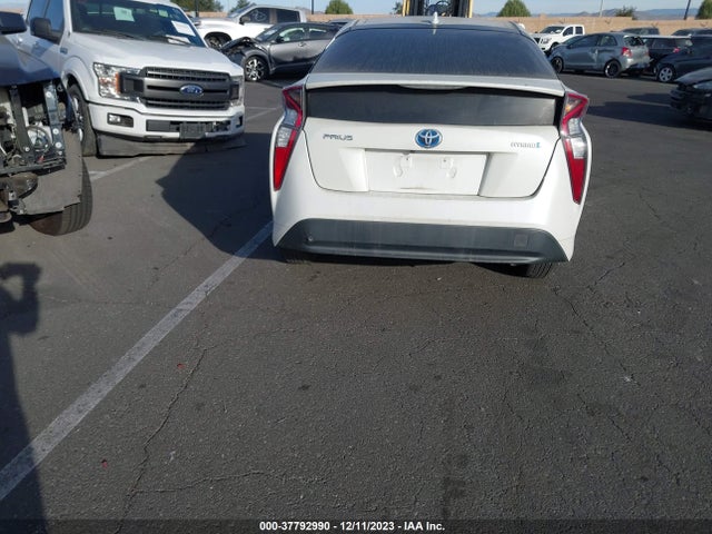 Toyota Prius Two Eco 2017 JTDKARFU9H3030743 Image 16