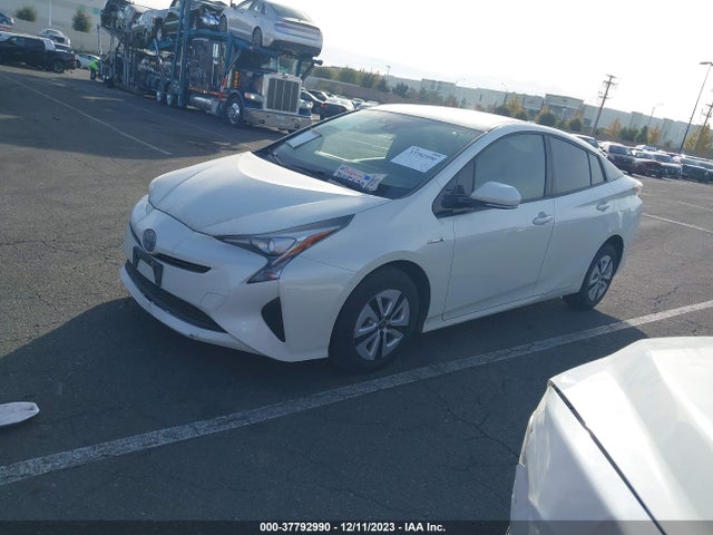 Toyota Prius Two Eco 2017 JTDKARFU9H3030743 Image 2