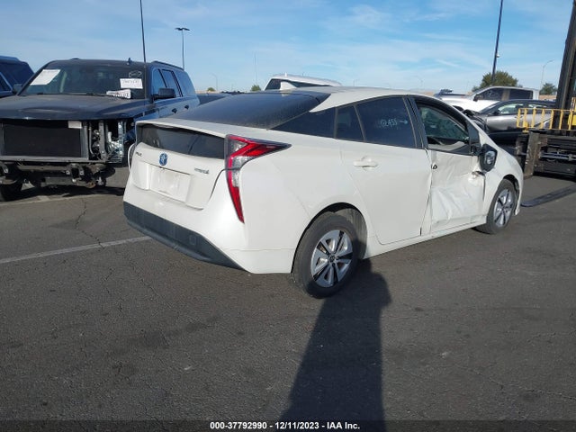 Toyota Prius Two Eco 2017 JTDKARFU9H3030743 Image 4