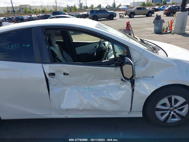 Toyota Prius Two Eco 2017 JTDKARFU9H3030743 Image 6