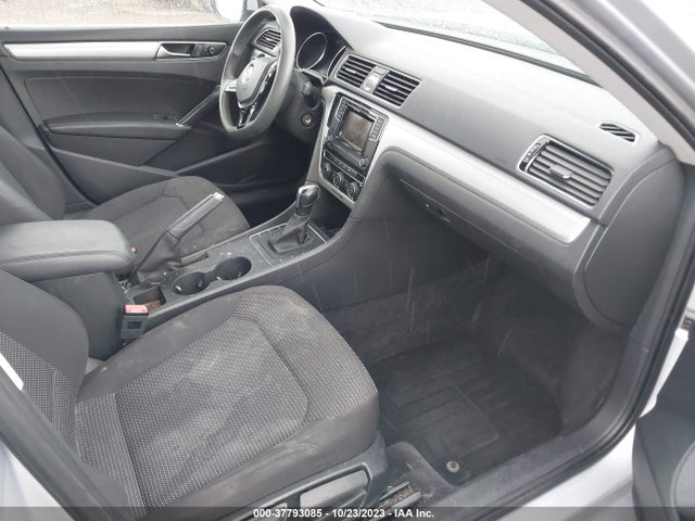 1VWAT7A34GC050337 Volkswagen Passat 1.8t S