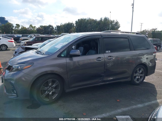 Toyota SIENNA SE 2018 5TDXZ3DC3JS948059 Image 15
