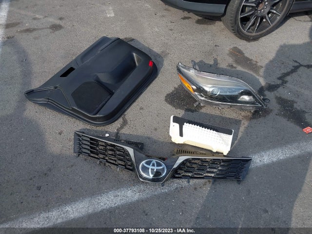 Toyota SIENNA SE 2018 5TDXZ3DC3JS948059 Image 12