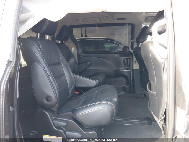 Toyota SIENNA SE 2018 5TDXZ3DC3JS948059 Image 8