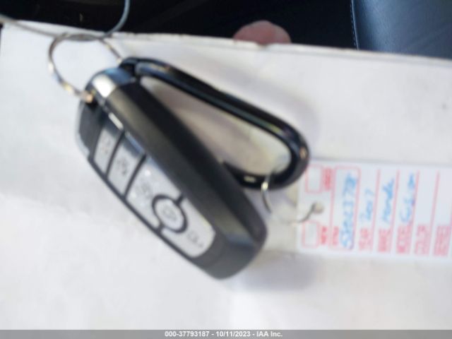 3FA6P0HD2HR276856 Ford FUSION SE