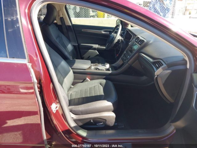 3FA6P0HD2HR276856 Ford FUSION SE