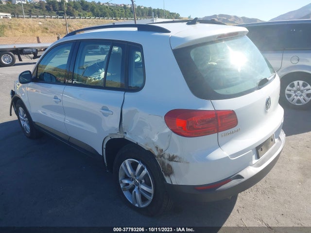 WVGAV7AX4HK026686 Volkswagen TIGUAN