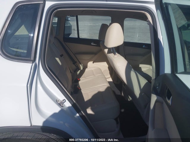 WVGAV7AX4HK026686 Volkswagen TIGUAN