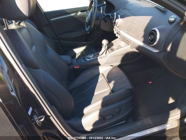 WAUTPBFF3GA121946 Audi A3 E-tron Premium Plus