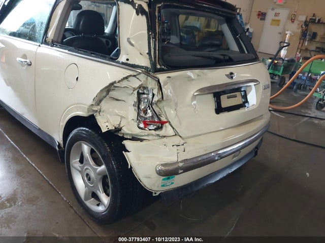 2002 MINI COOPER HARDTOP WMWRC33402TE12435 Photo 5