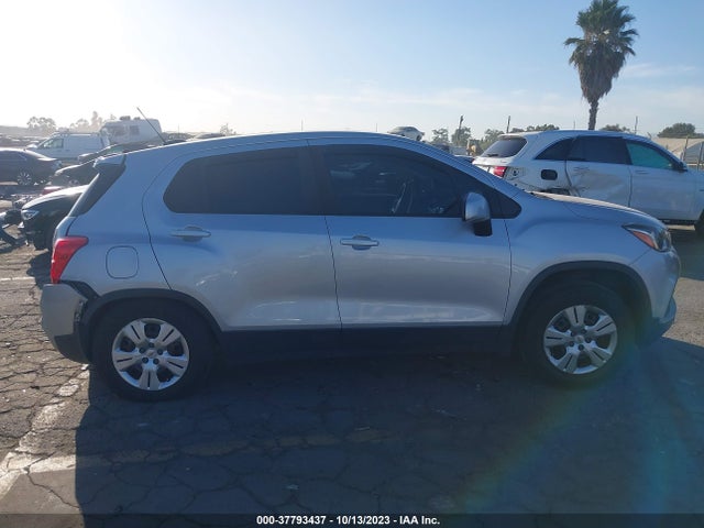 Chevrolet TRAX LS 2017 3GNCJKSBXHL287759 Image 13