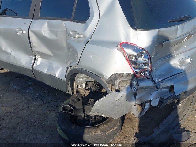 Chevrolet TRAX LS 2017 3GNCJKSBXHL287759 Image 6