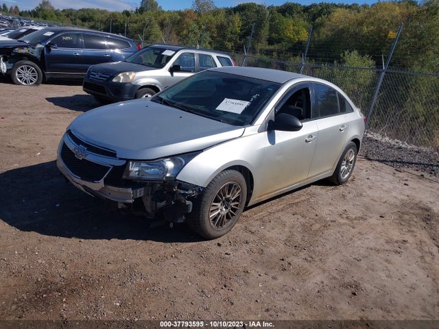 Chevrolet CRUZE LS 2014 1G1PA5SG3E7220128 Image 2