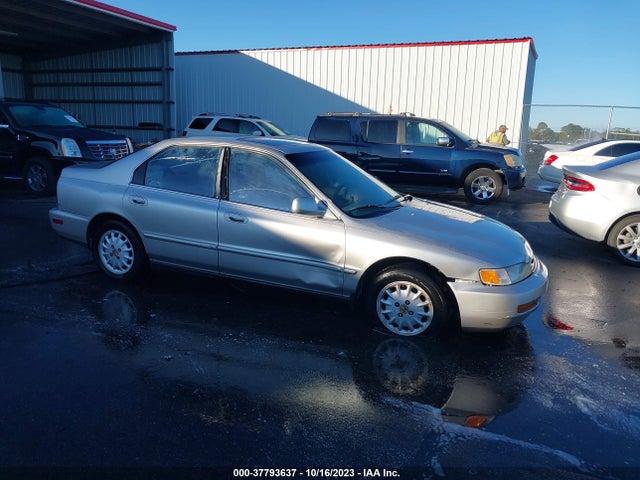 1996 HONDA ACCORD EX/EX-R VIN: 1HGCD5653TA055673
