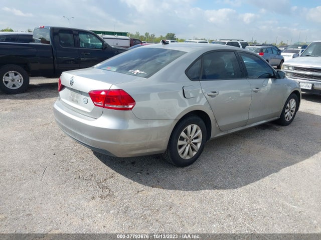 1VWAH7A33EC015707 Volkswagen Passat Wolfsburg Ed