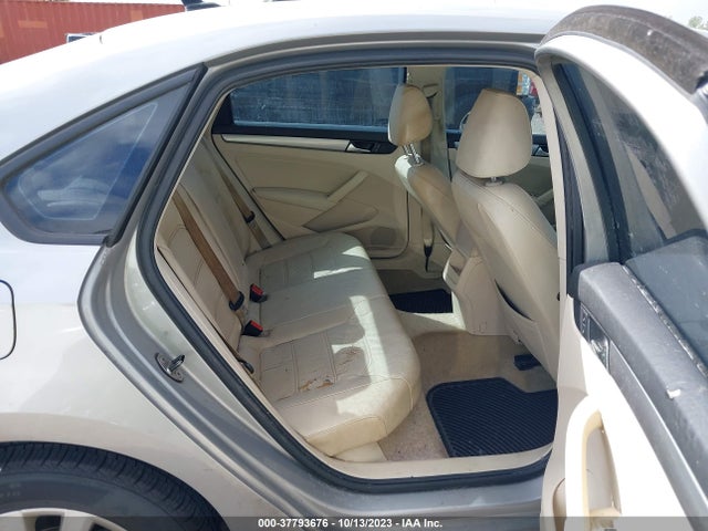 1VWAH7A33EC015707 Volkswagen Passat Wolfsburg Ed