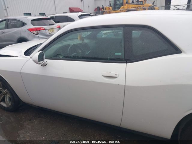 2C3CDZAG3FH715381 Dodge Challenger Sxt
