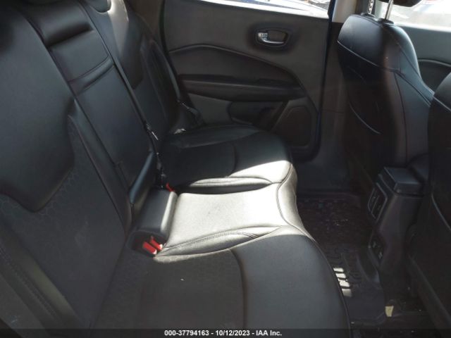 3C4NJDBB3KT653582 Jeep Compass Altitude