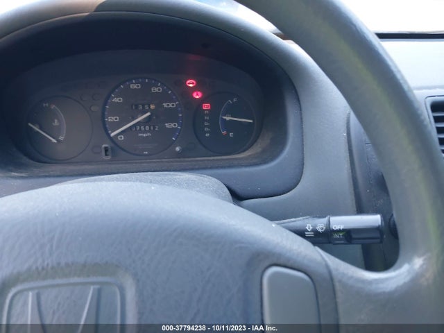 2000 HONDA CIVIC VALUE PACKAGE VIN: 2HGEJ6613YH601031