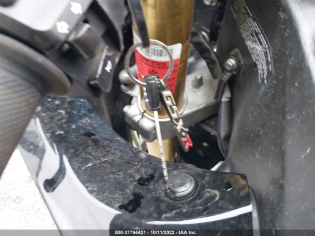 2017 SUZUKI GSX-R750 JS1GR7MA6H2100386 Photo 10