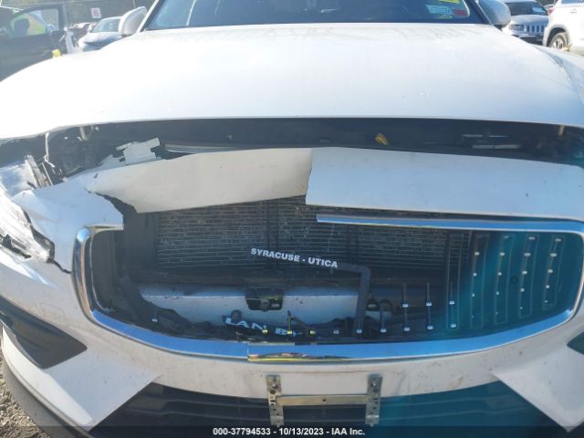 YV4102WK0M1076615 Volvo V60 CROSS COUNTRY