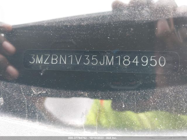 2018 MAZDA MAZDA3 3MZBN1V35JM184950 Photo 8