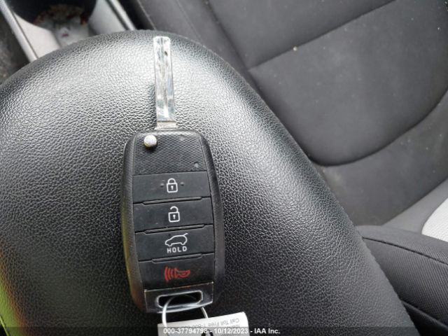 KNDJN2A23H7437172 KIA Soul Base