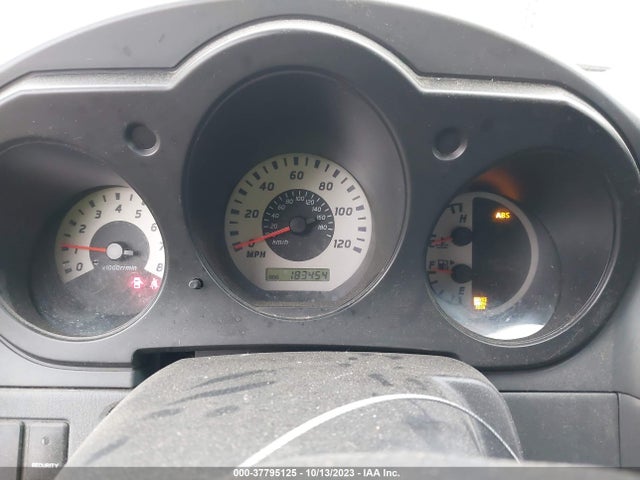 2004 NISSAN XTERRA XE VIN: 5N1ED28Y84C666555