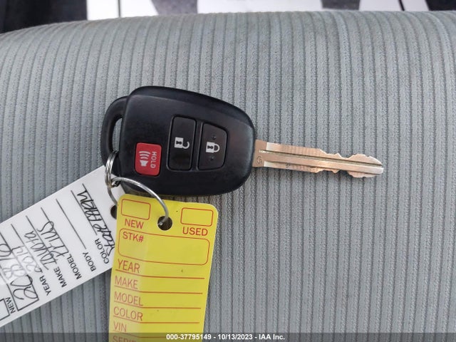 Toyota Prius C One/three/two/four 2014 JTDKDTB37E1062115 Image 11
