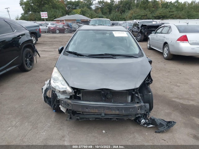 Toyota Prius C One/three/two/four 2014 JTDKDTB37E1062115 Image 13