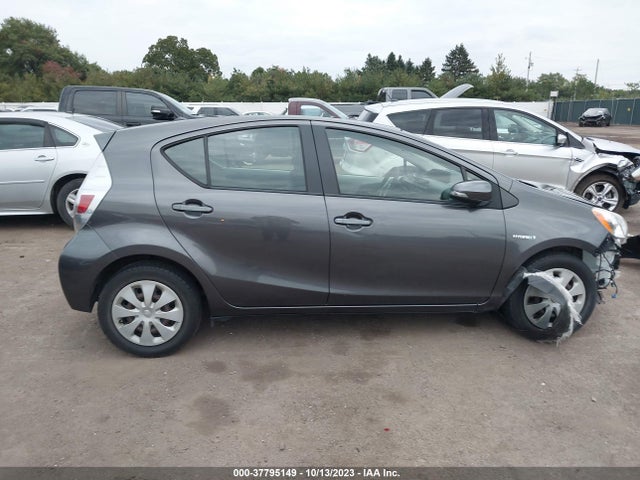 Toyota Prius C One/three/two/four 2014 JTDKDTB37E1062115 Image 14